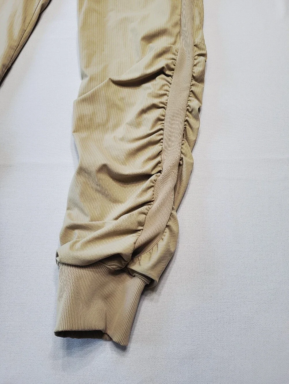 Lululemon Beyond The Studio Joggers Athleisure Tan/Cream/Khaki Women's Size 4